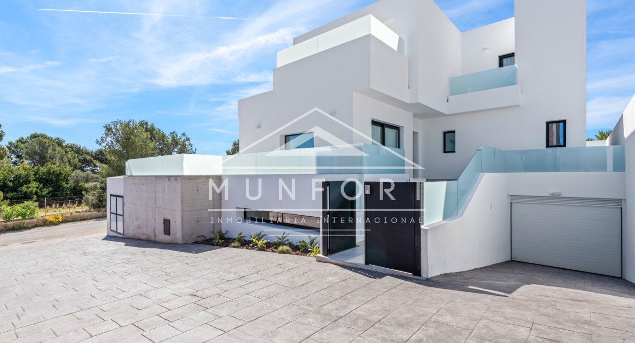 Resale - Villas -
Polop de La Marina 