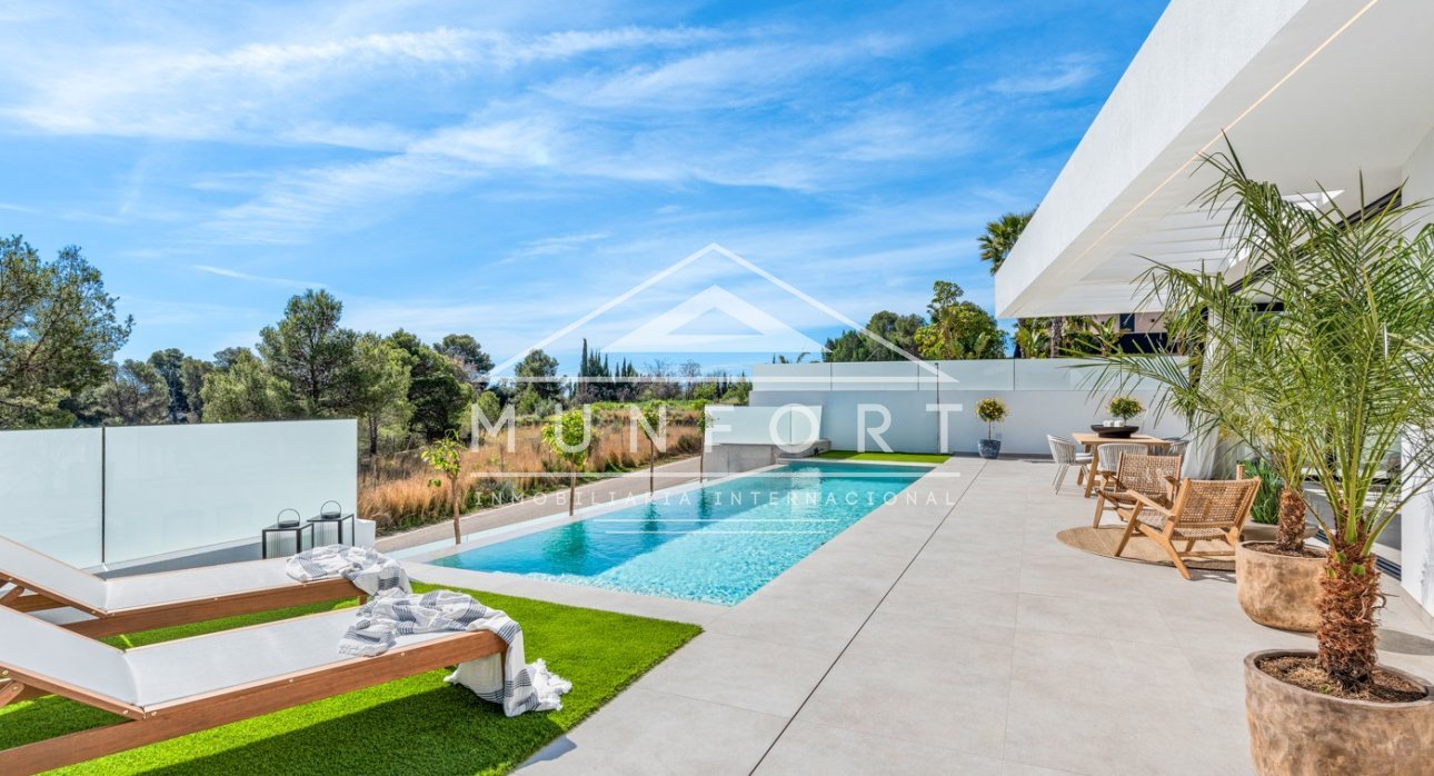 Resale - Villas -
Polop de La Marina 