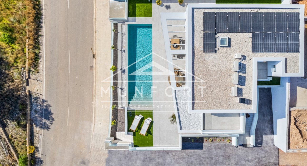 Resale - Villas -
Polop de La Marina 