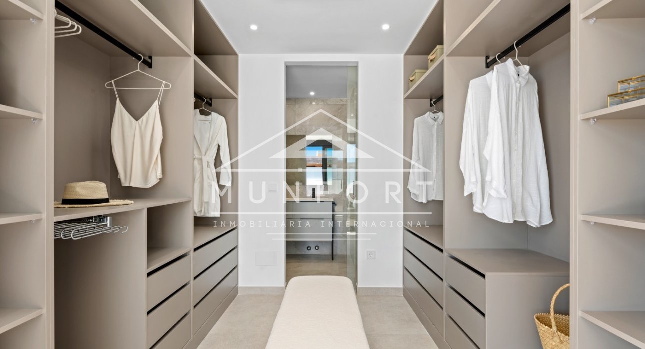 Resale - Villas -
Polop de La Marina 