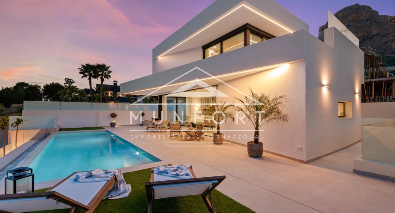 Resale - Villas -
Polop de La Marina 