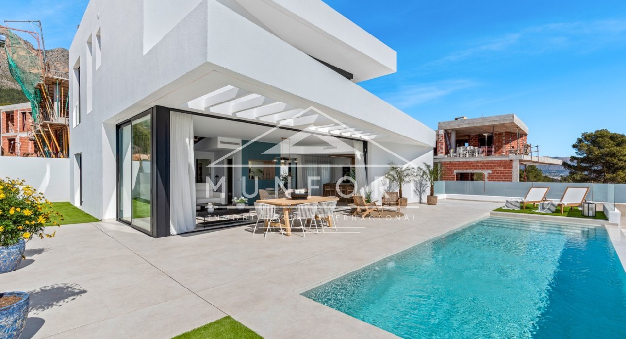 Resale - Villas -
Polop de La Marina 