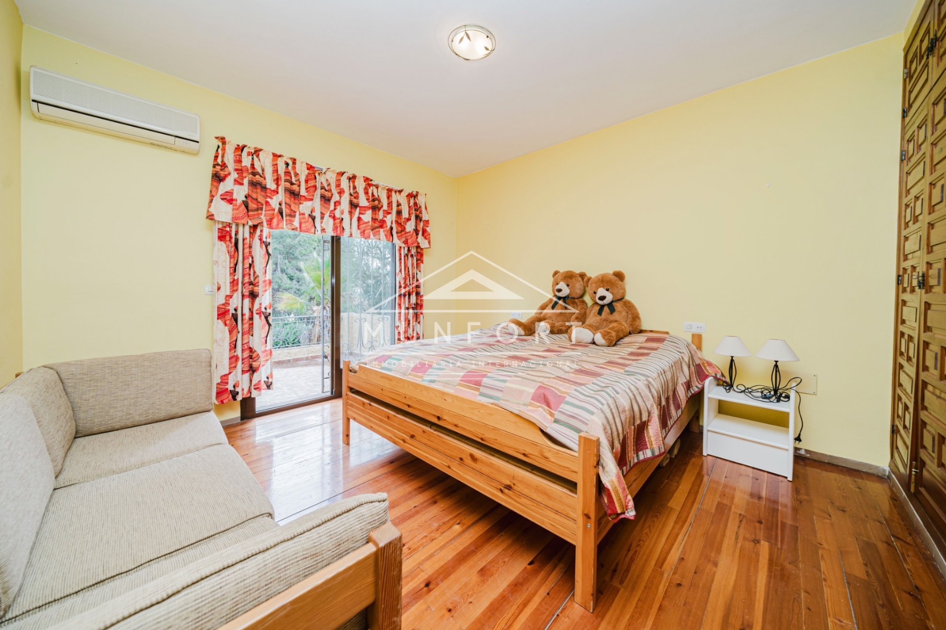 Resale - Villas -
Pozo Estrecho