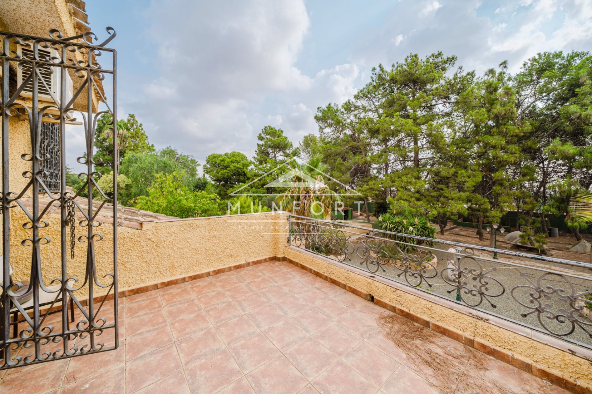 Resale - Villas -
Pozo Estrecho