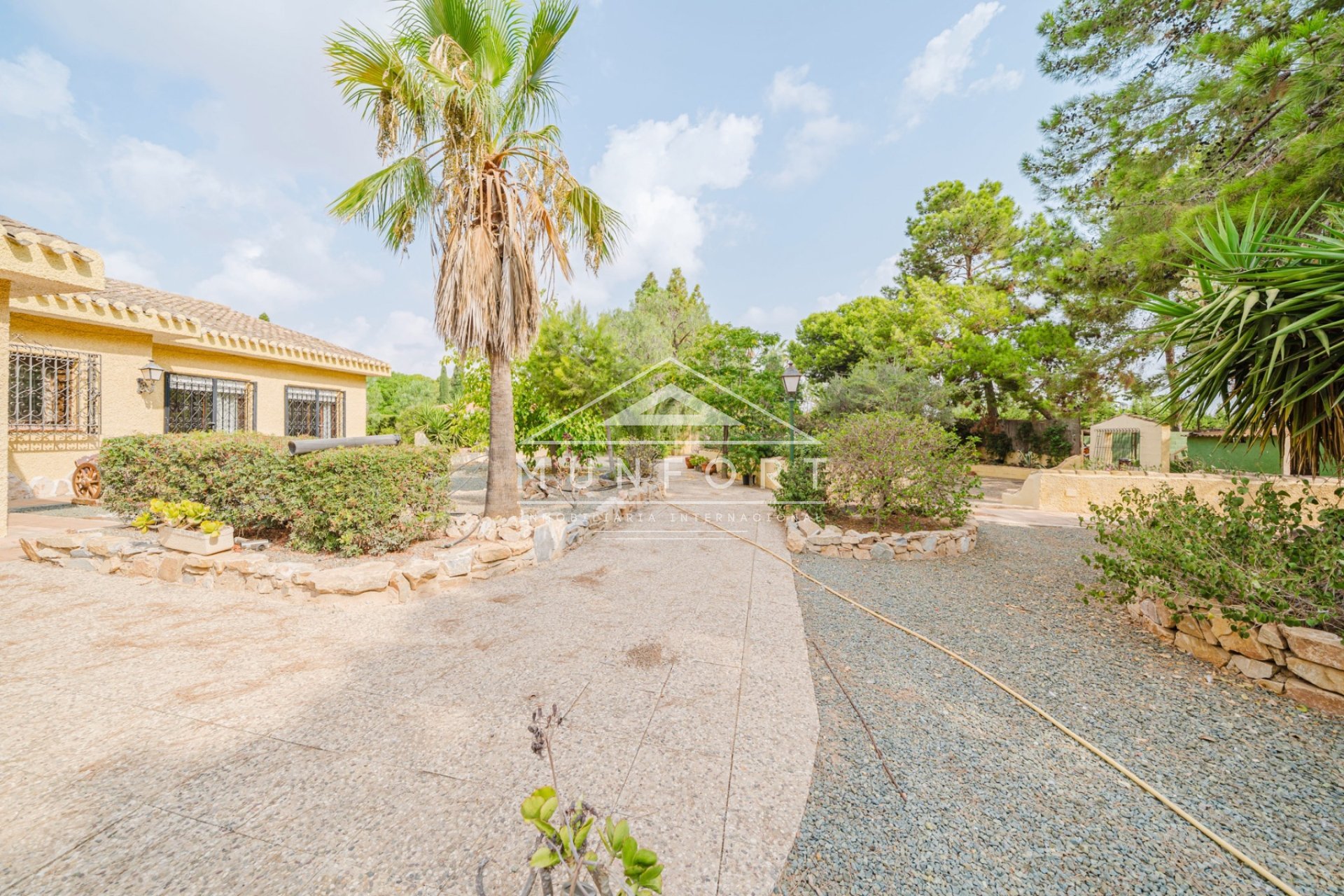 Resale - Villas -
Pozo Estrecho