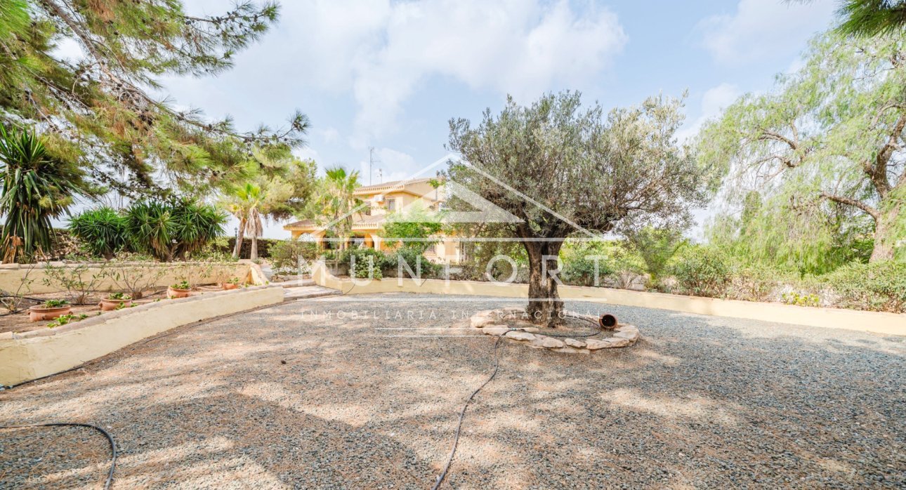 Resale - Villas -
Pozo Estrecho