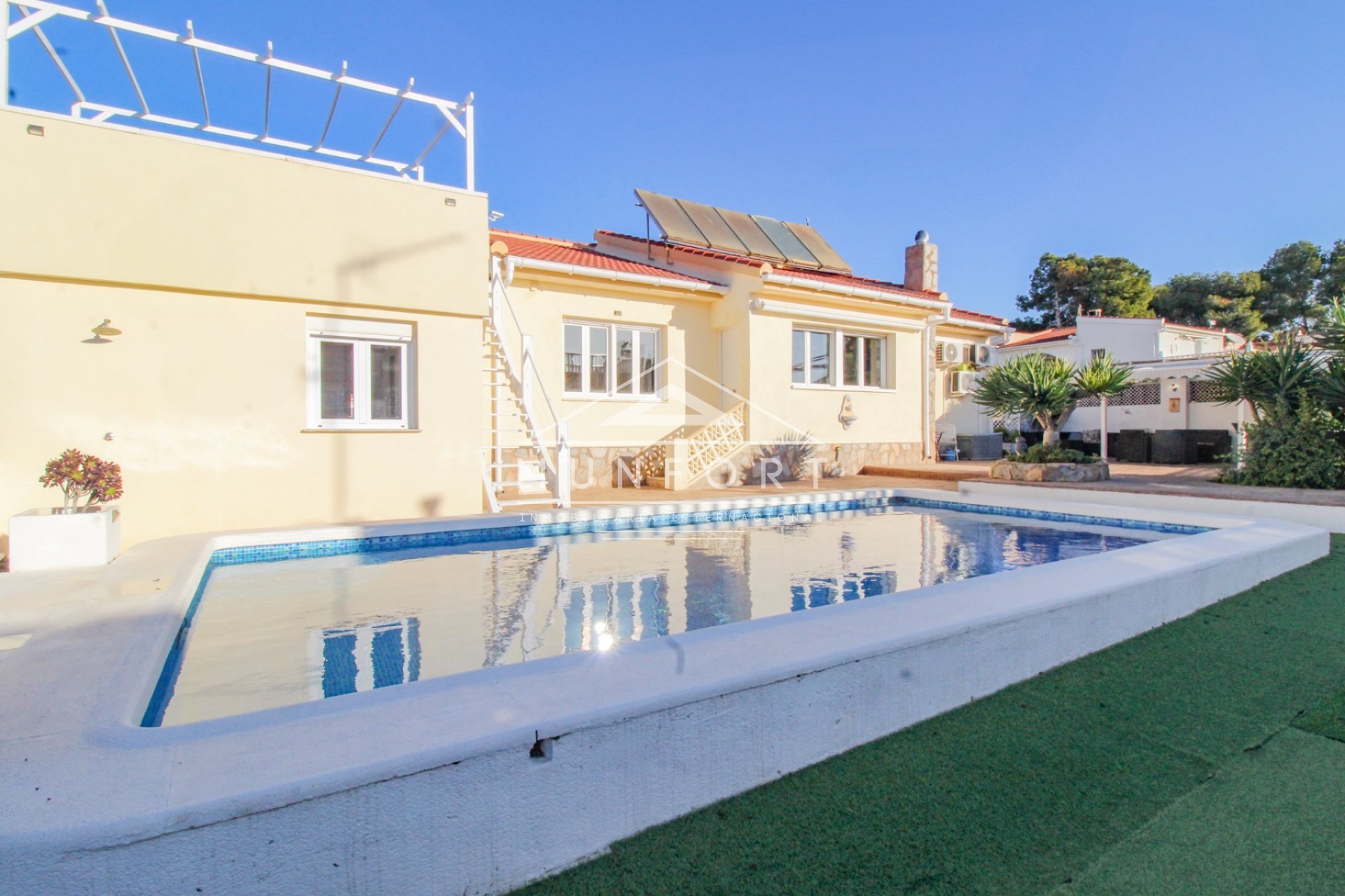 Resale - Villas -
Rojales - Ciudad Quesada