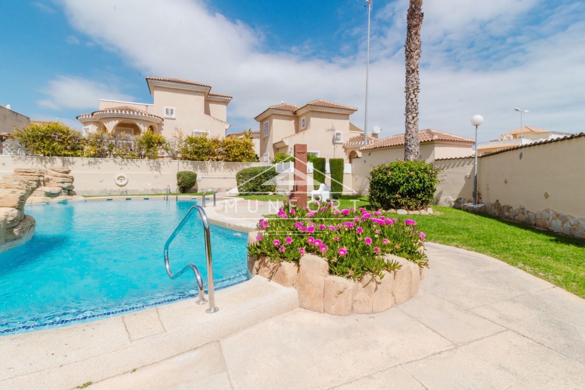 Resale - Villas -
Rojales - Ciudad Quesada