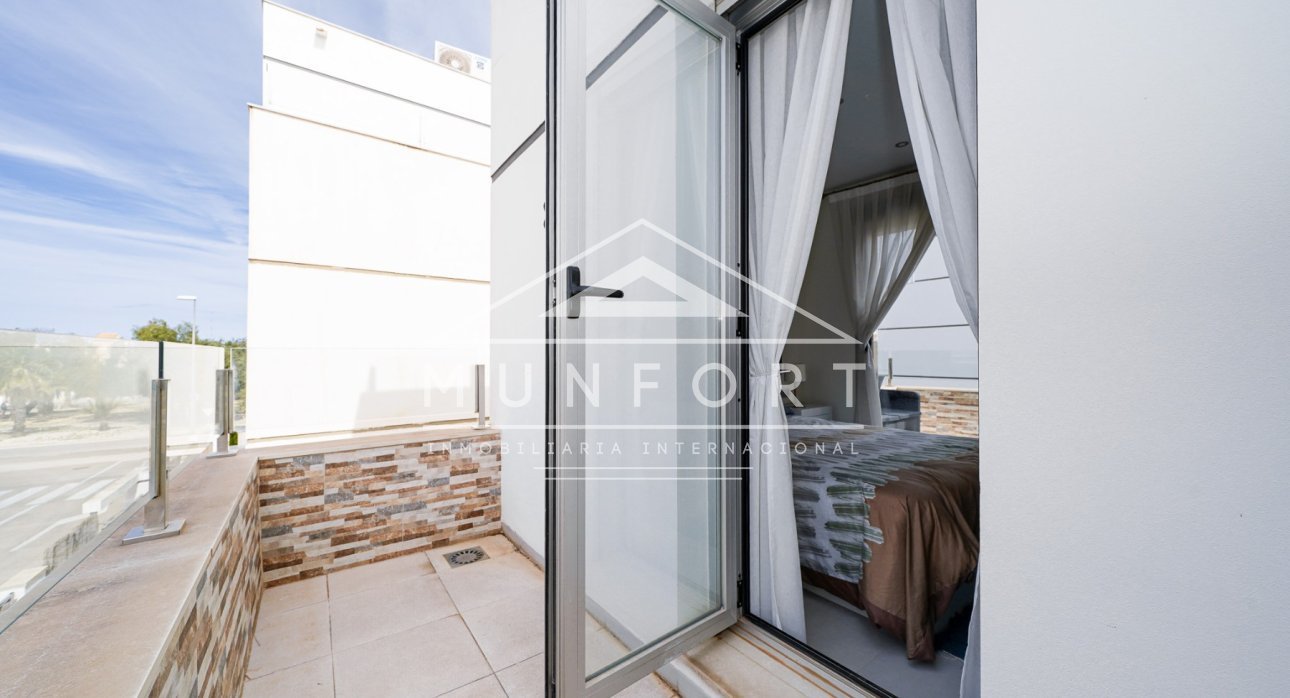 Resale - Villas -
Rojales