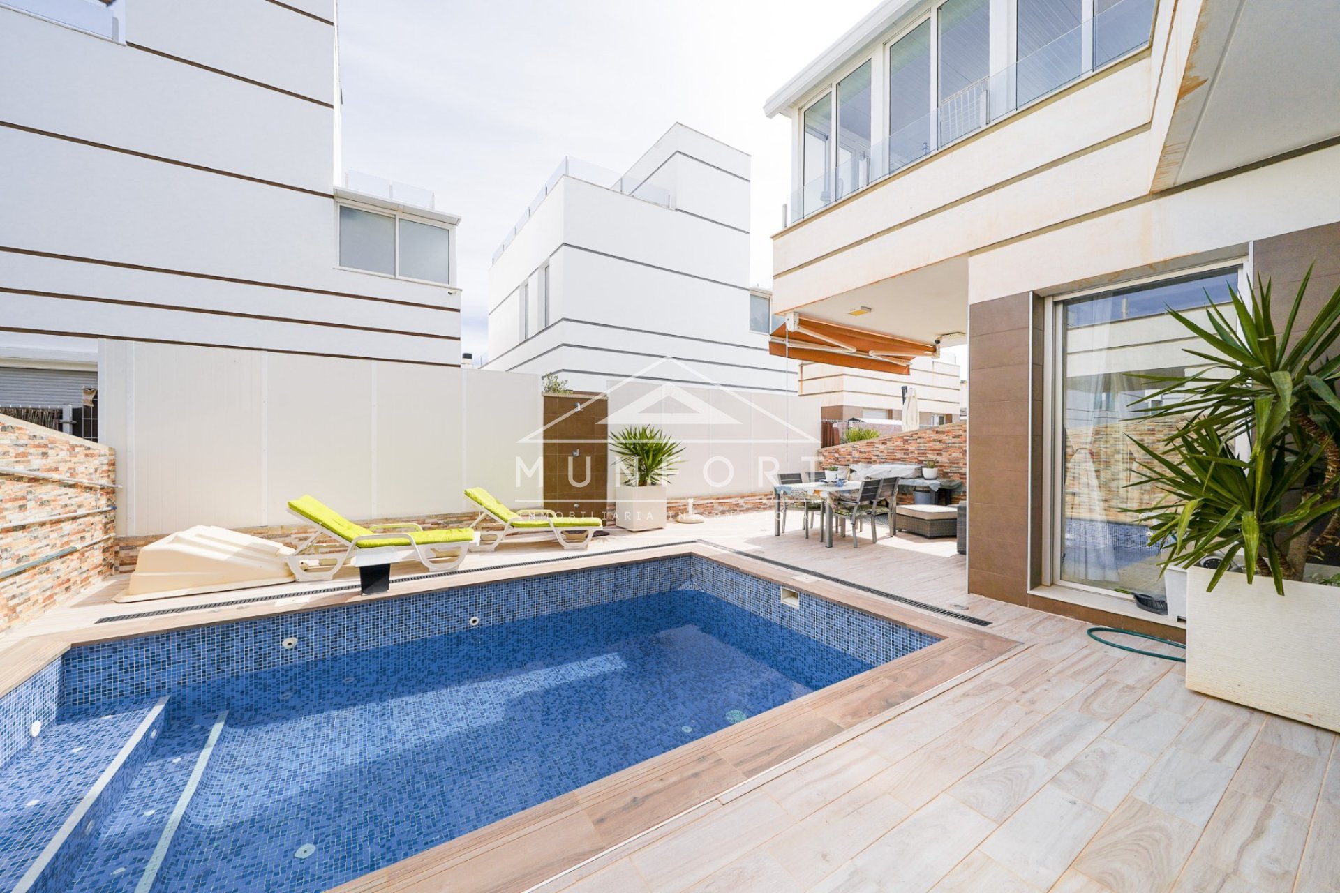 Resale - Villas -
Rojales