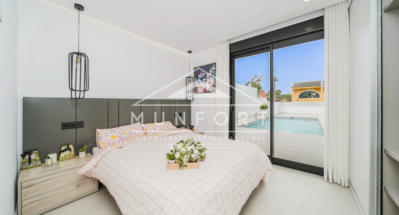 Resale - Villas -
Rojales