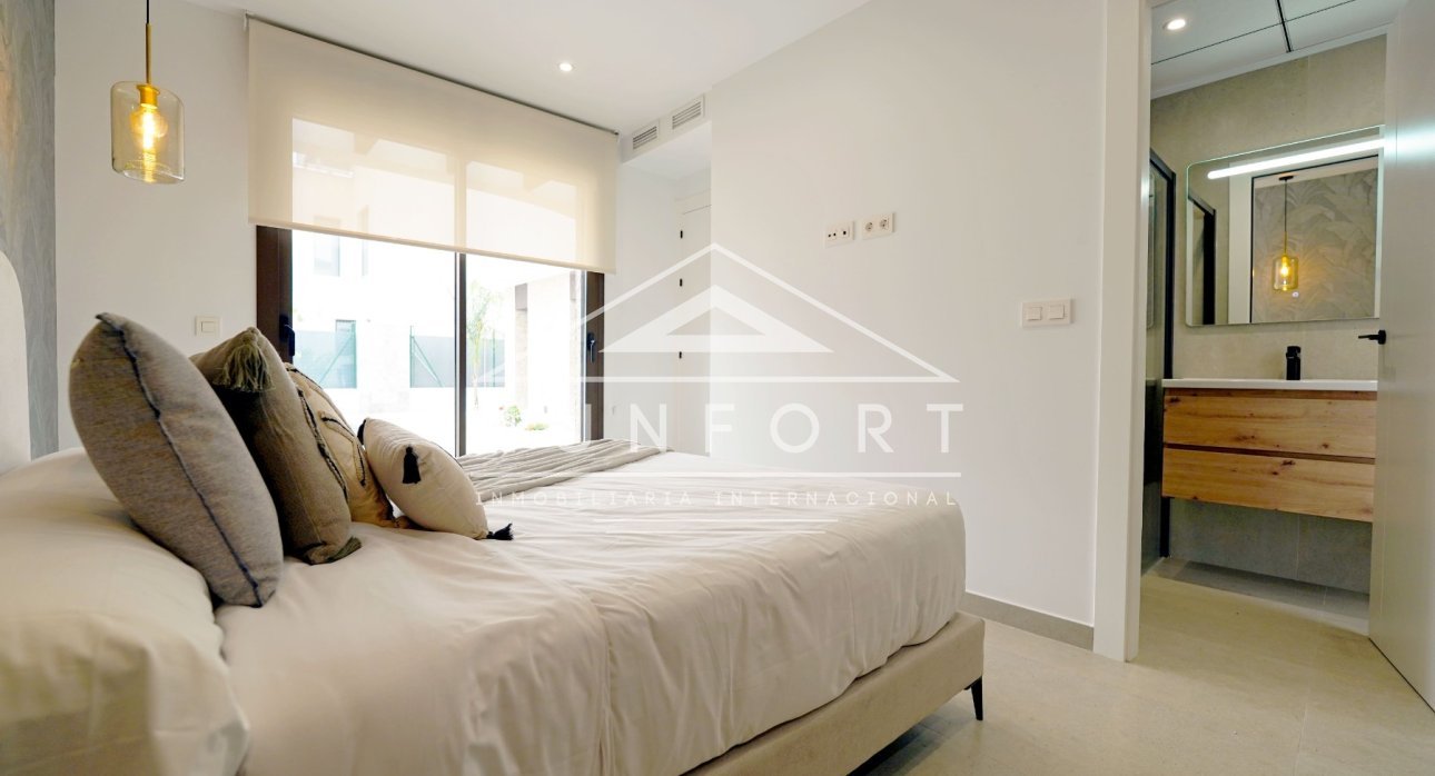 Resale - Villas -
Rojales