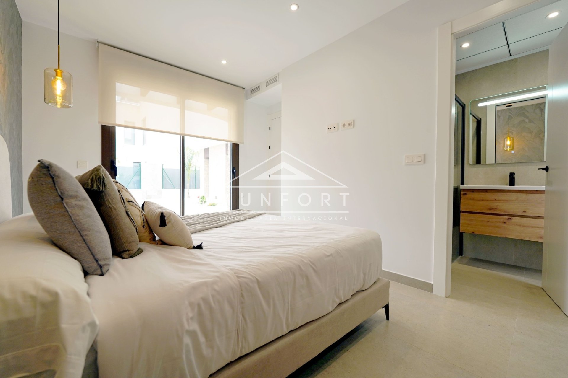 Resale - Villas -
Rojales