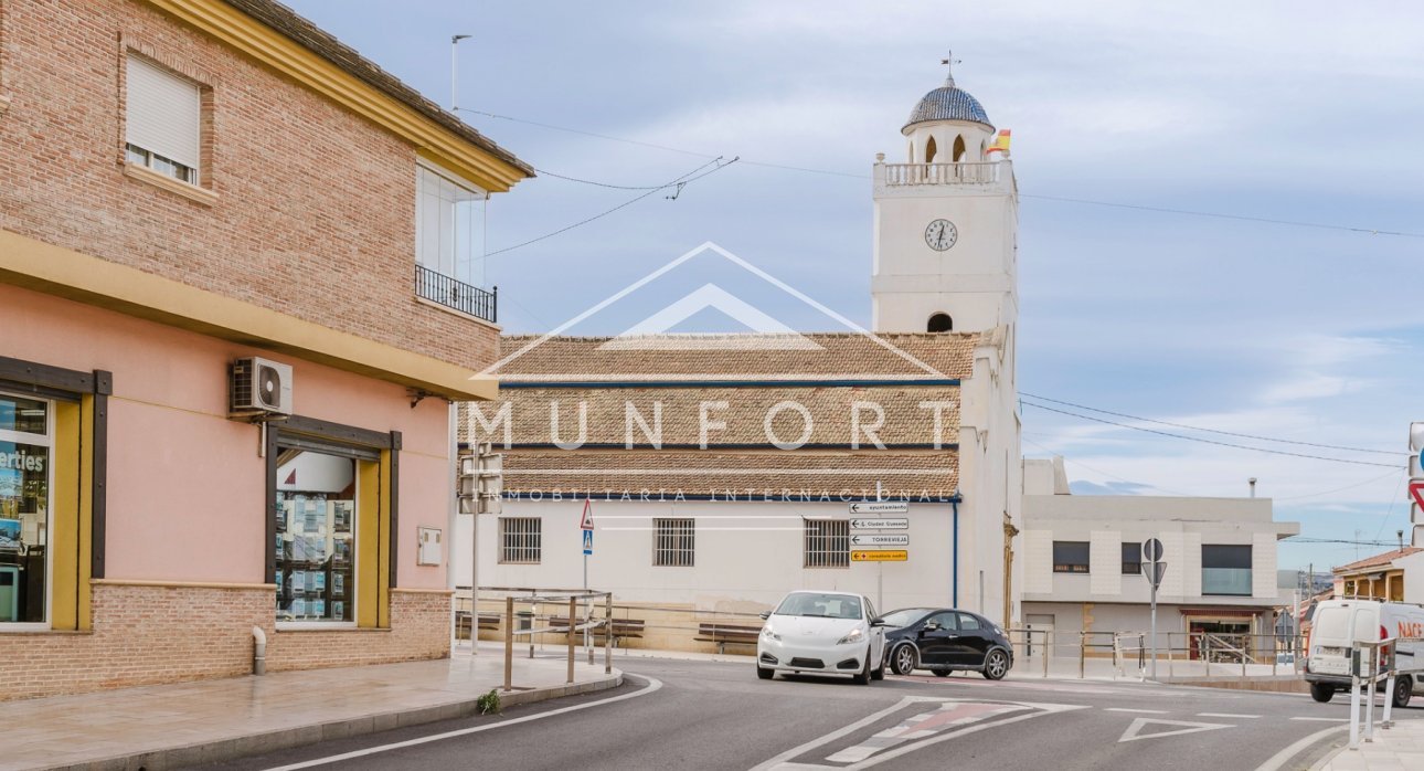 Resale - Villas -
Rojales