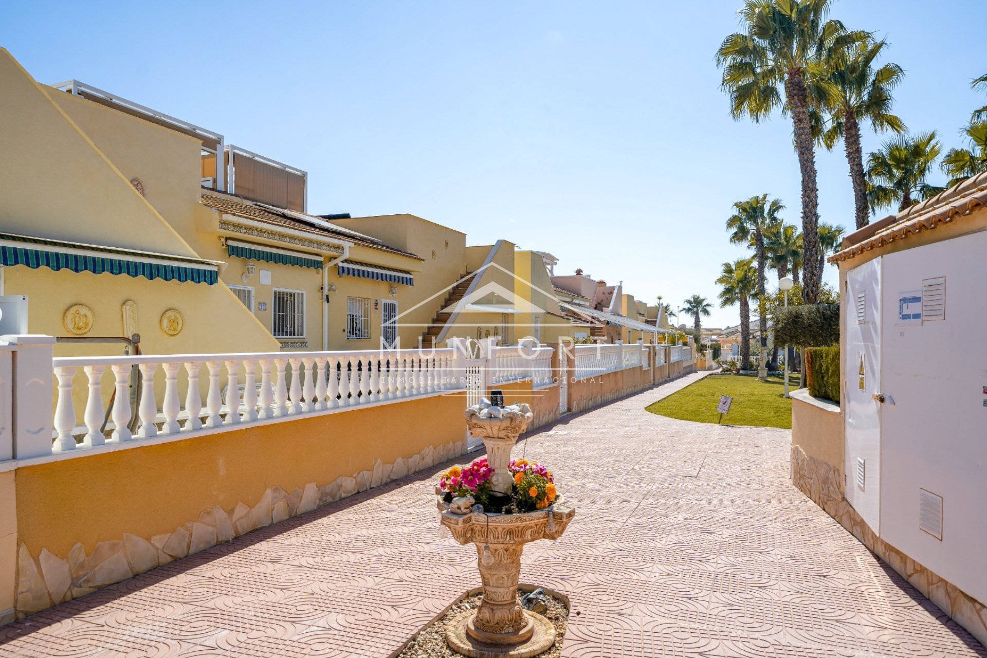 Resale - Villas -
Rojales