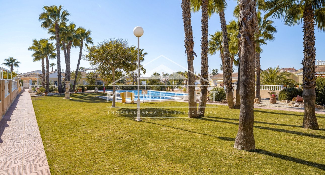 Resale - Villas -
Rojales