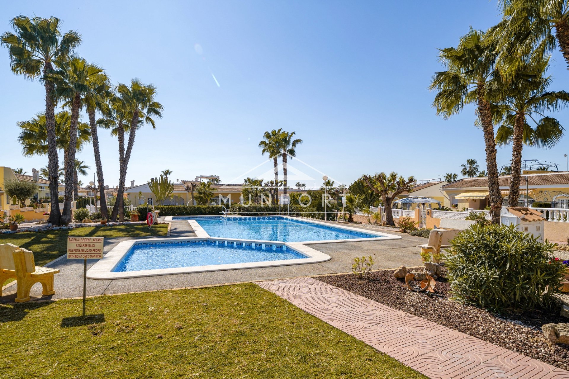 Resale - Villas -
Rojales