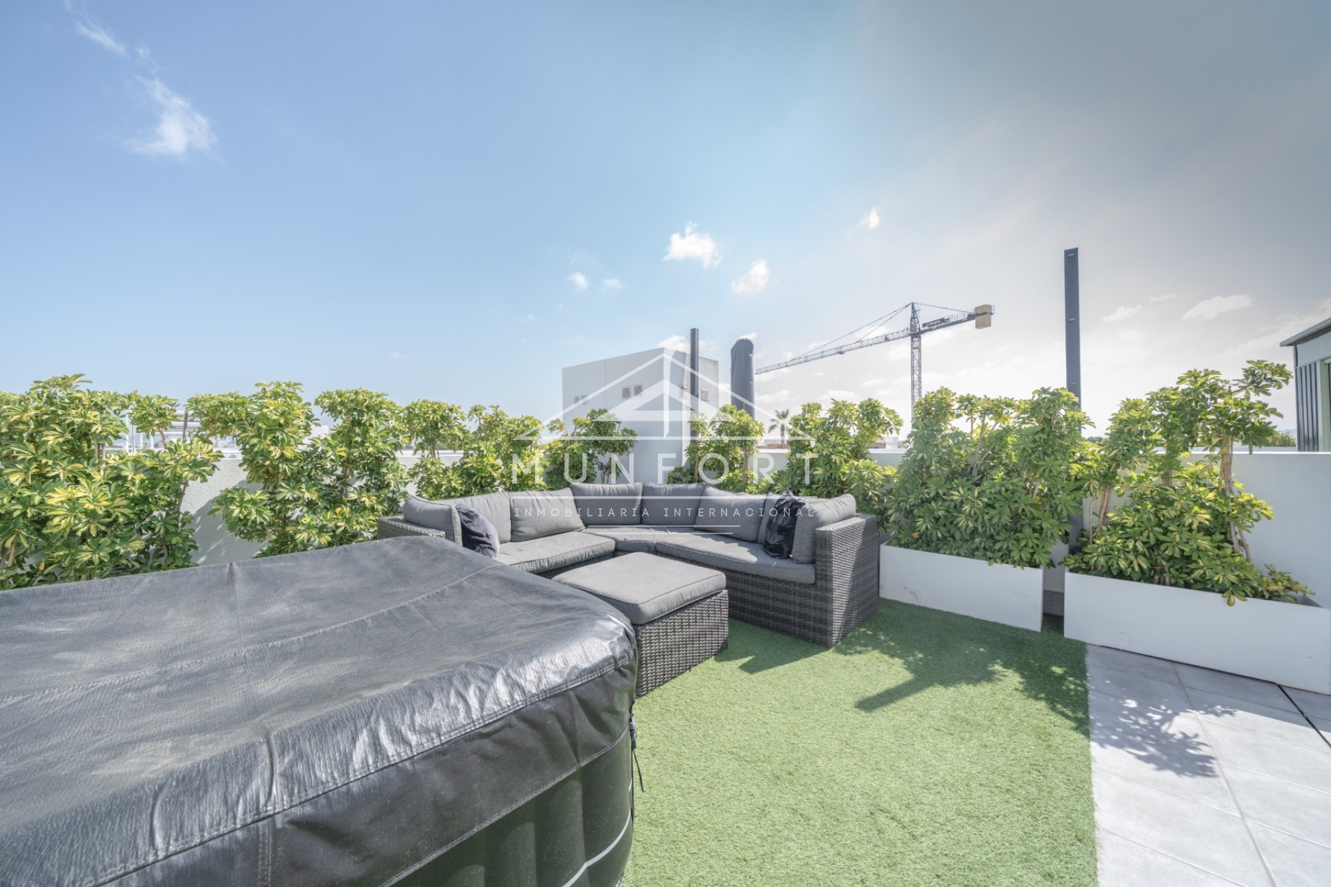 Resale - Villas -
Roldán