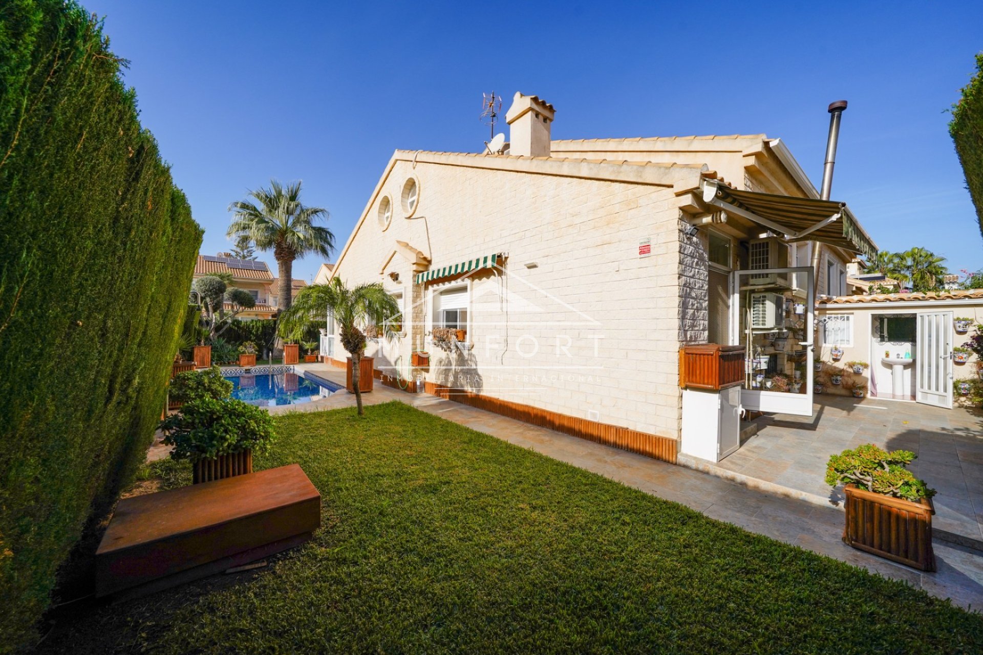 Resale - Villas -
San Javier