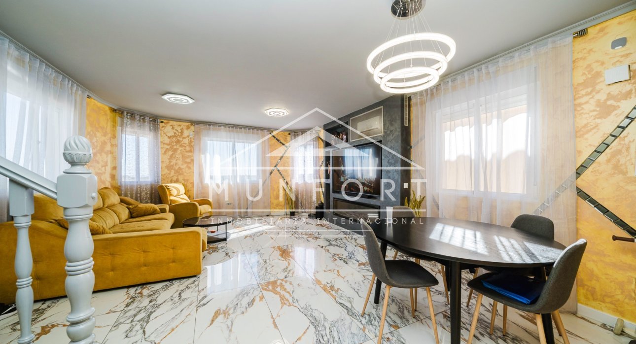 Resale - Villas -
San Miguel de Salinas - Ciudad de las Comunicaciones