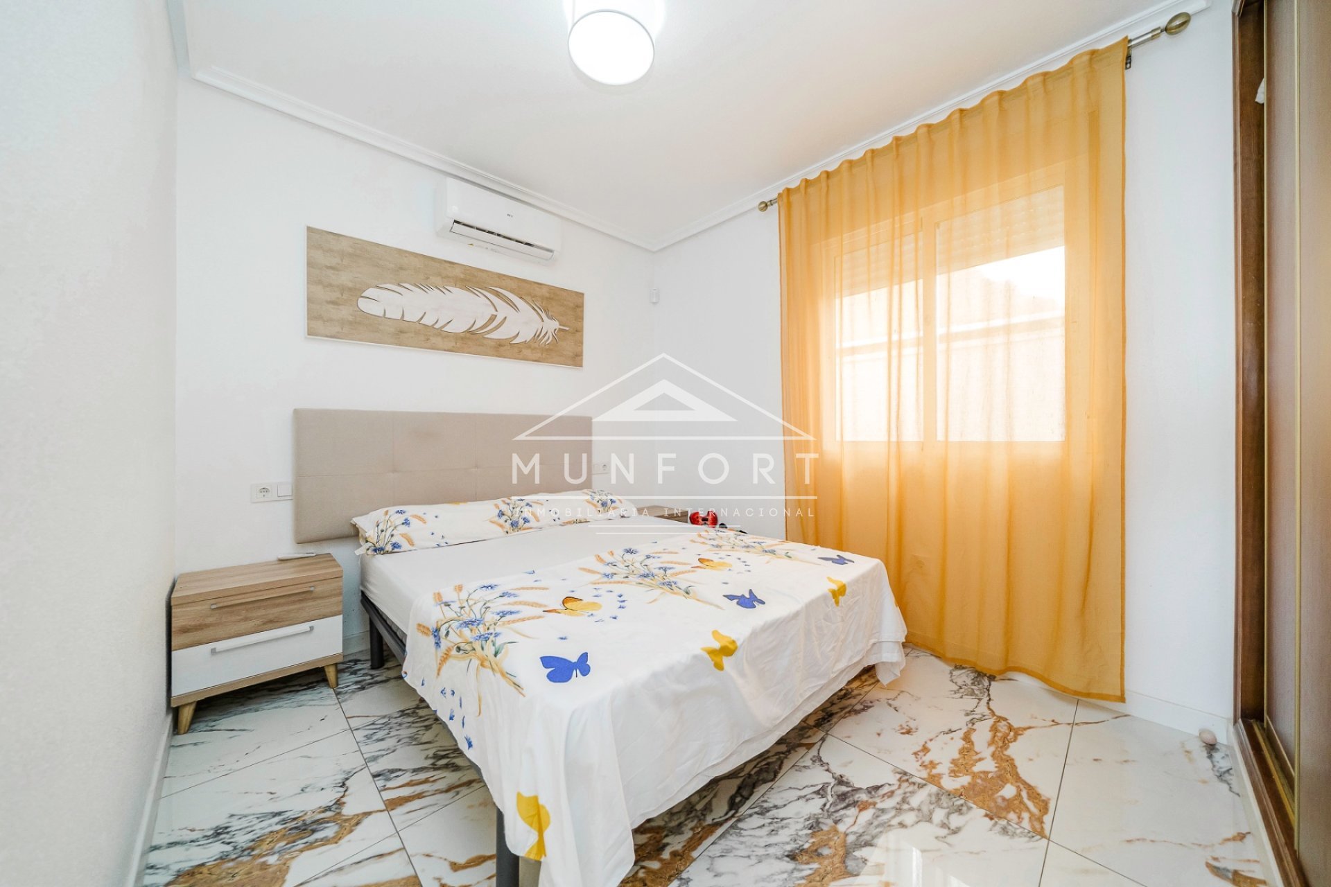 Resale - Villas -
San Miguel de Salinas - Ciudad de las Comunicaciones