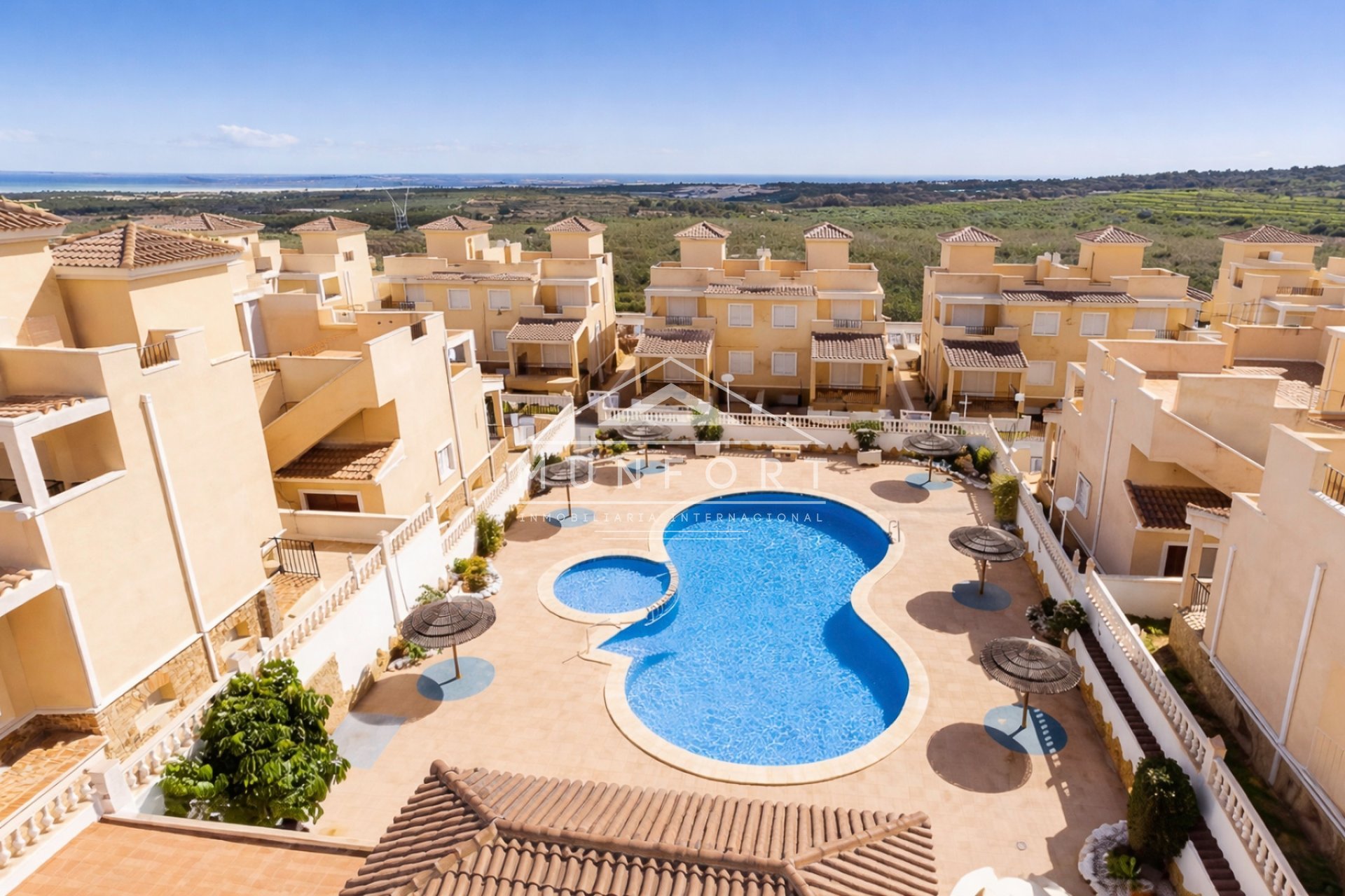 Resale - Villas -
San Miguel de Salinas - Ciudad de las Comunicaciones