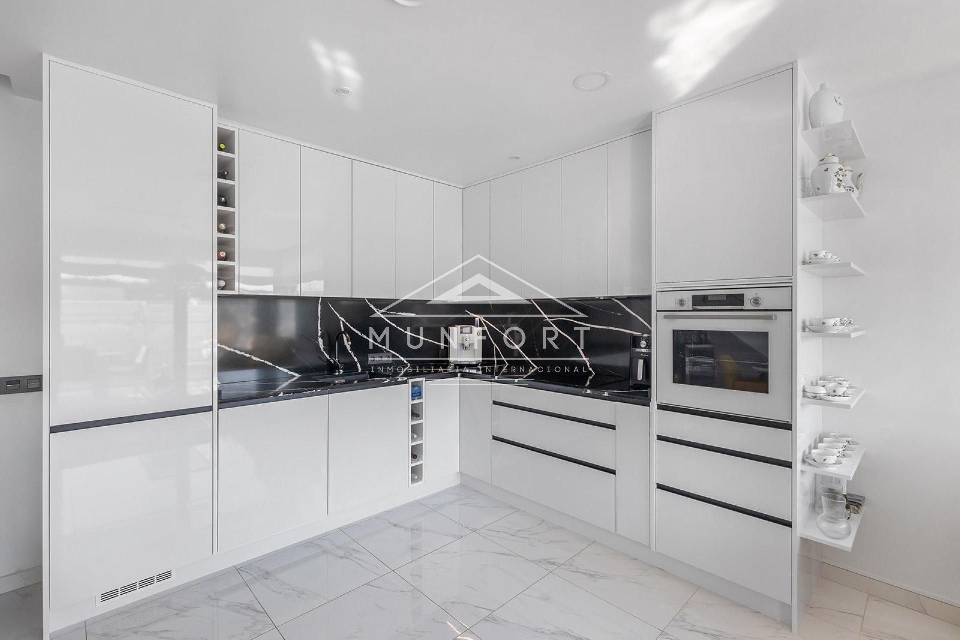 Resale - Villas -
San Miguel de Salinas