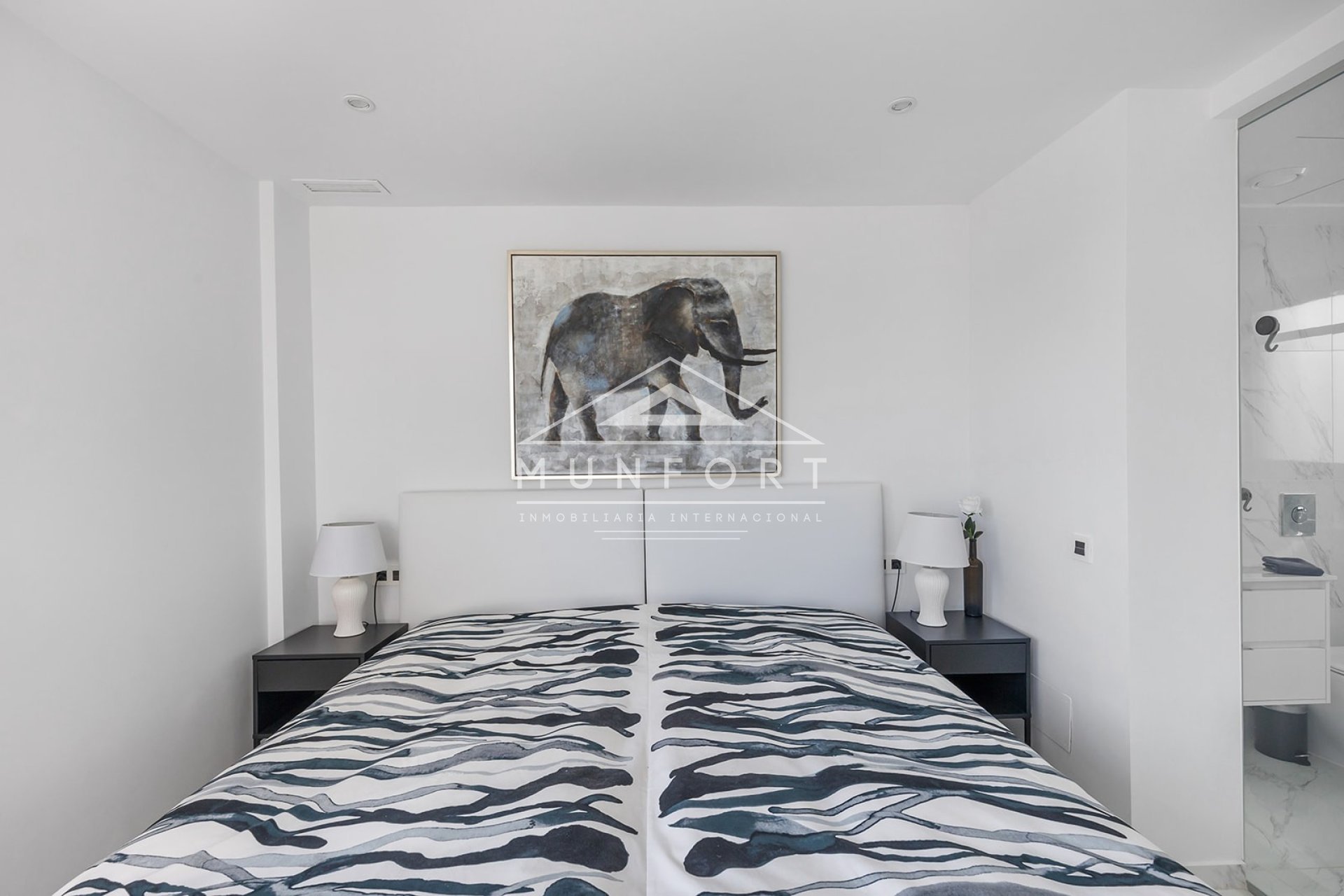 Resale - Villas -
San Miguel de Salinas