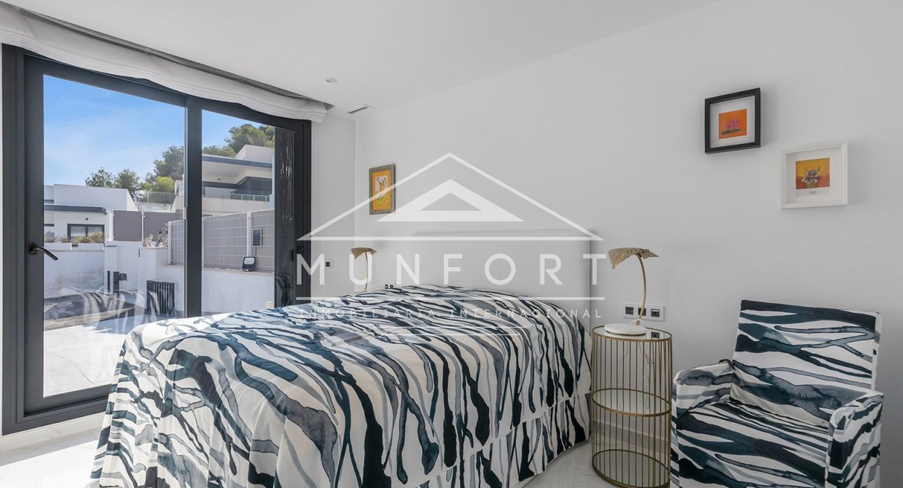 Resale - Villas -
San Miguel de Salinas