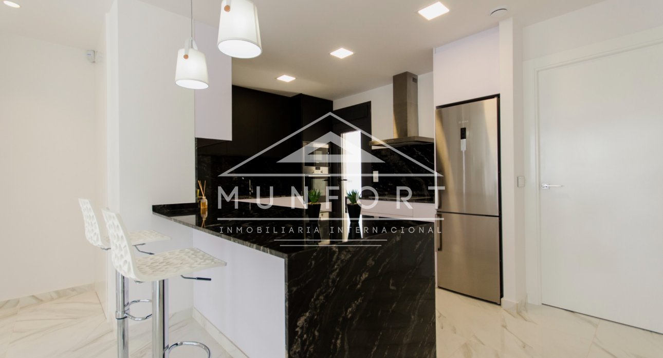 Resale - Villas -
San Miguel de Salinas