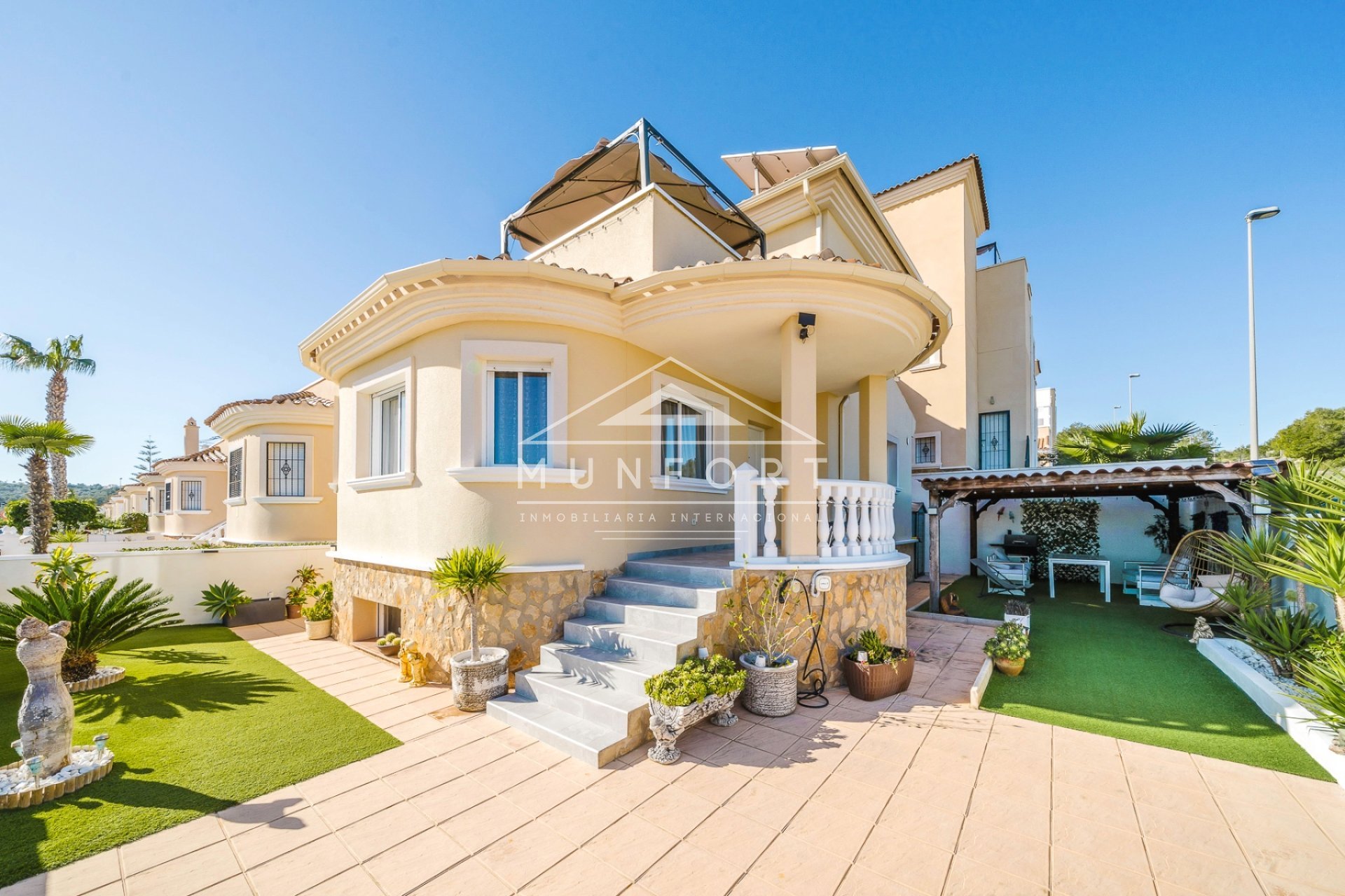 Resale - Villas -
San Miguel de Salinas