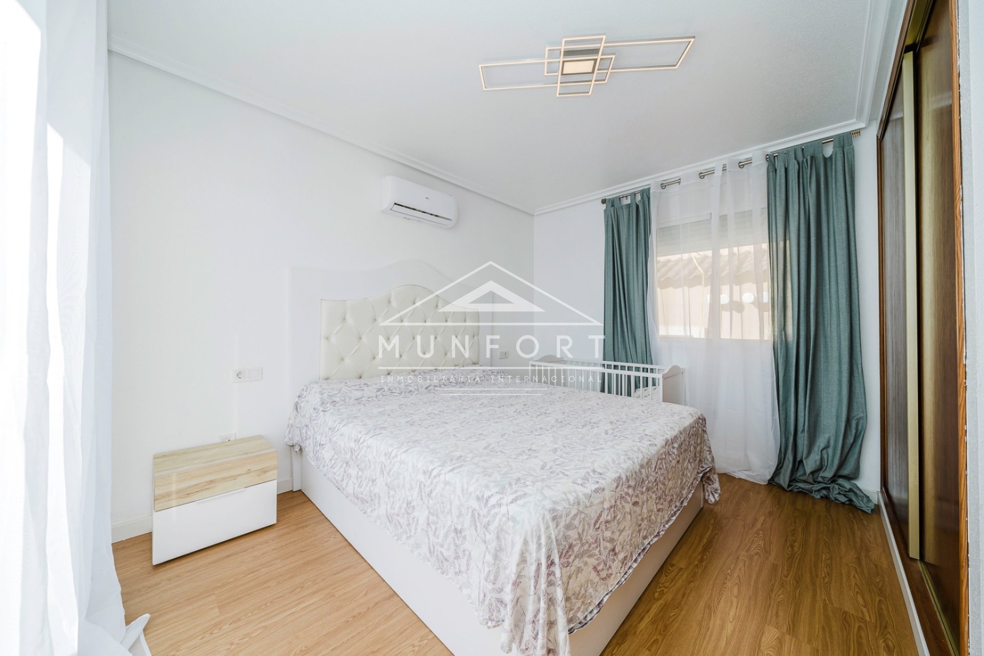 Resale - Villas -
San Miguel de Salinas