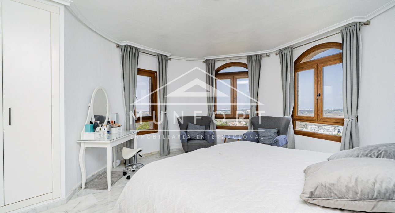 Resale - Villas -
San Miguel de Salinas