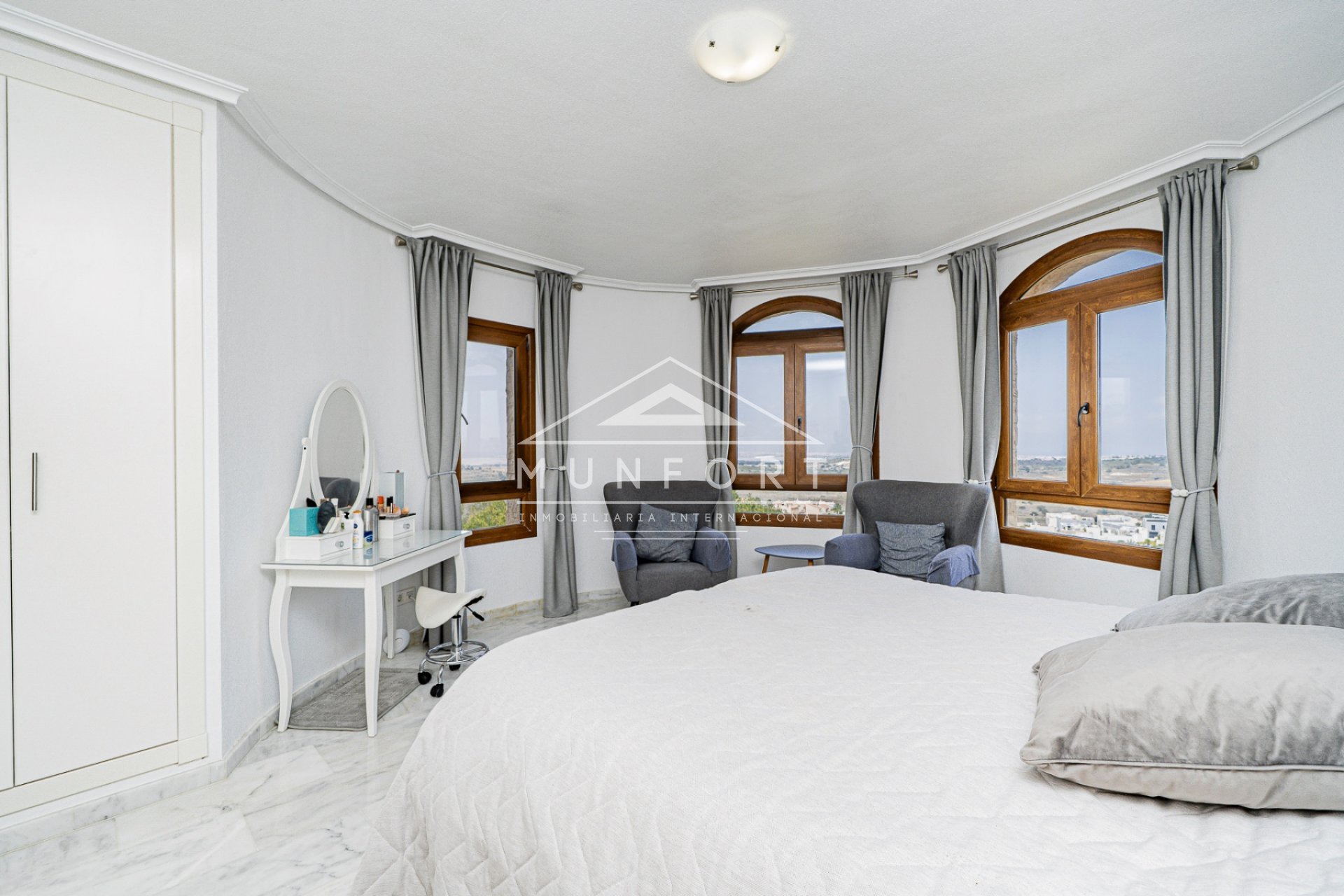 Resale - Villas -
San Miguel de Salinas