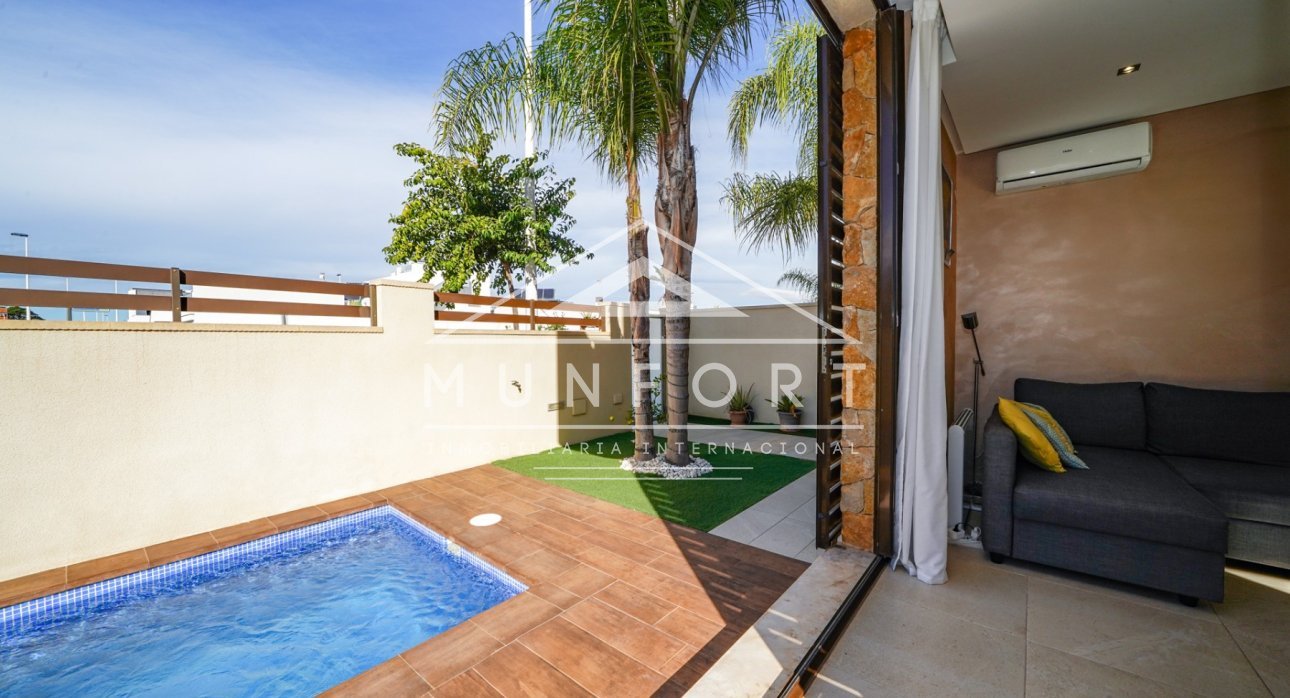 Resale - Villas -
San Pedro del Pinatar