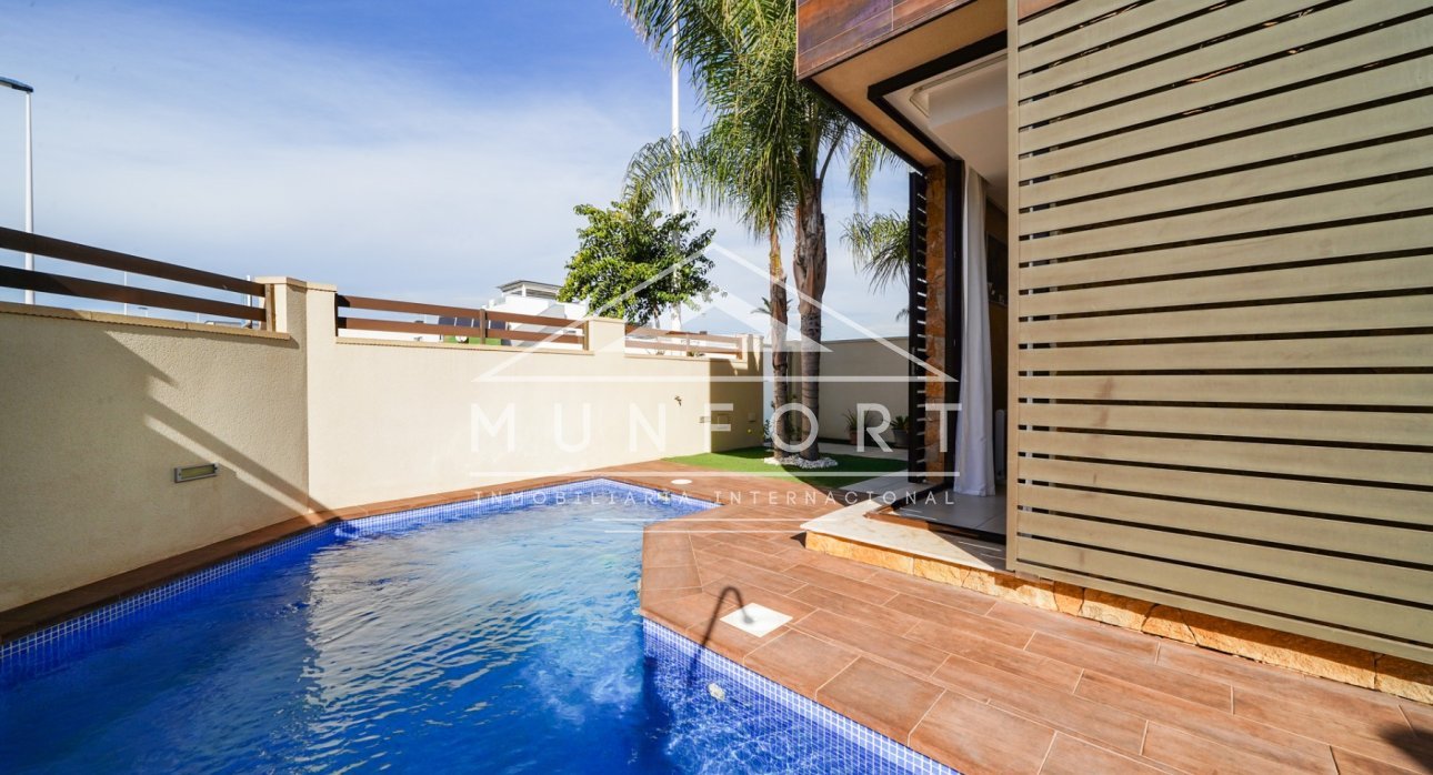 Resale - Villas -
San Pedro del Pinatar