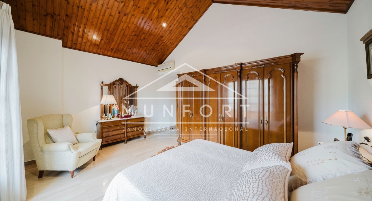 Resale - Villas -
Santiago de la Ribera