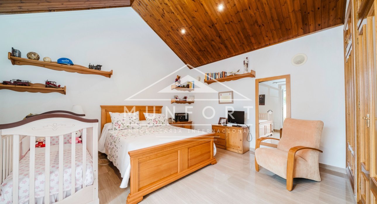 Resale - Villas -
Santiago de la Ribera