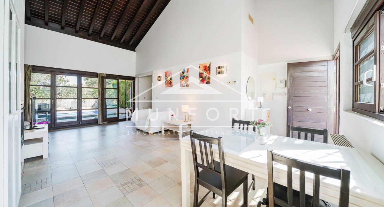 Resale - Villas -
Sucina