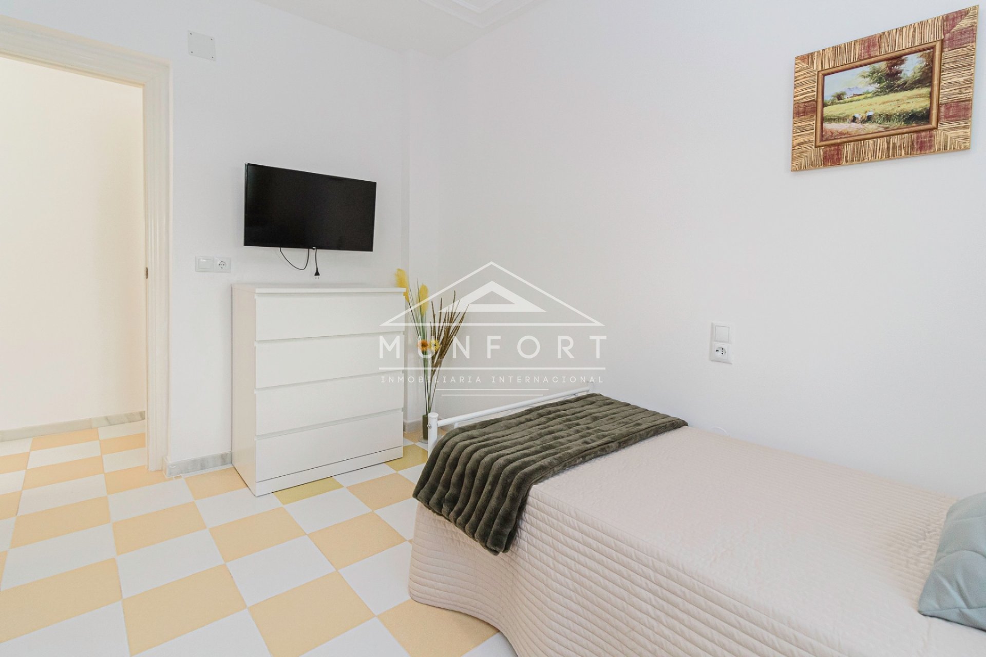 Resale - Villas -
Torrevieja - Aguas Nuevas - Torrevieja