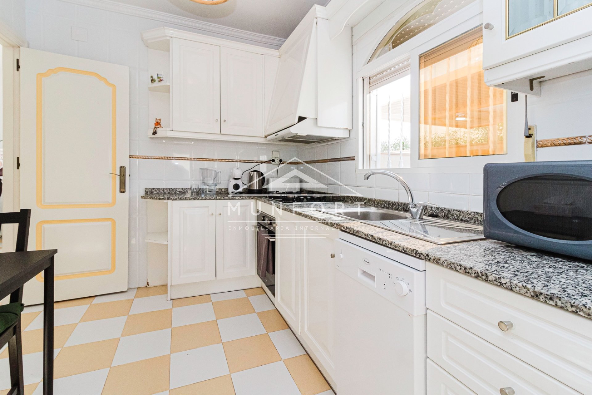 Resale - Villas -
Torrevieja - Aguas Nuevas - Torrevieja