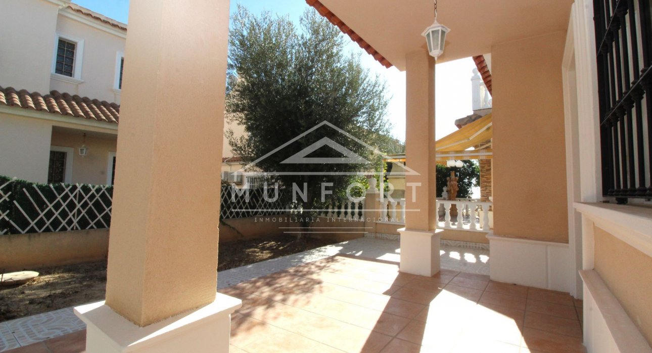 Resale - Villas -
Torrevieja - Aguas Nuevas - Torrevieja