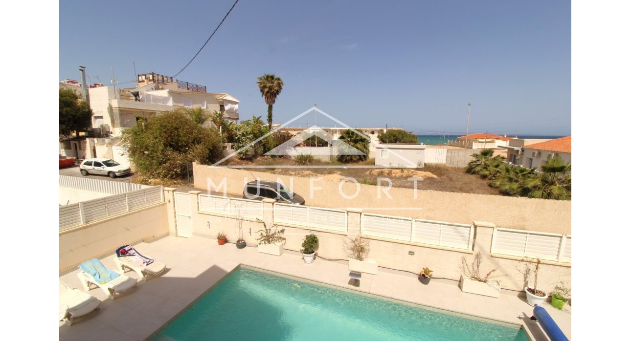 Resale - Villas -
Torrevieja - La Mata - Torrevieja