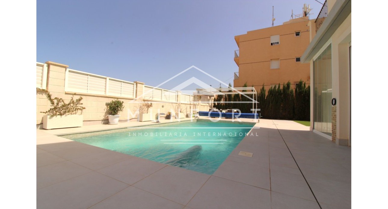 Resale - Villas -
Torrevieja - La Mata - Torrevieja