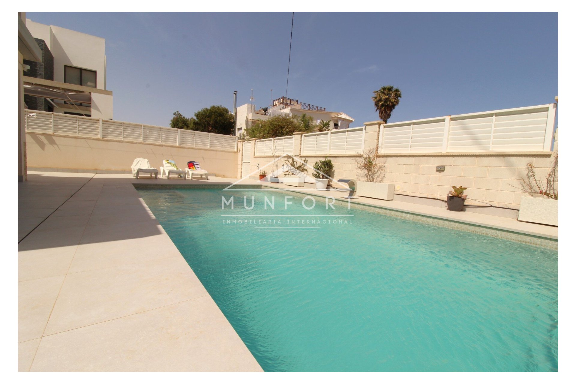 Resale - Villas -
Torrevieja - La Mata - Torrevieja