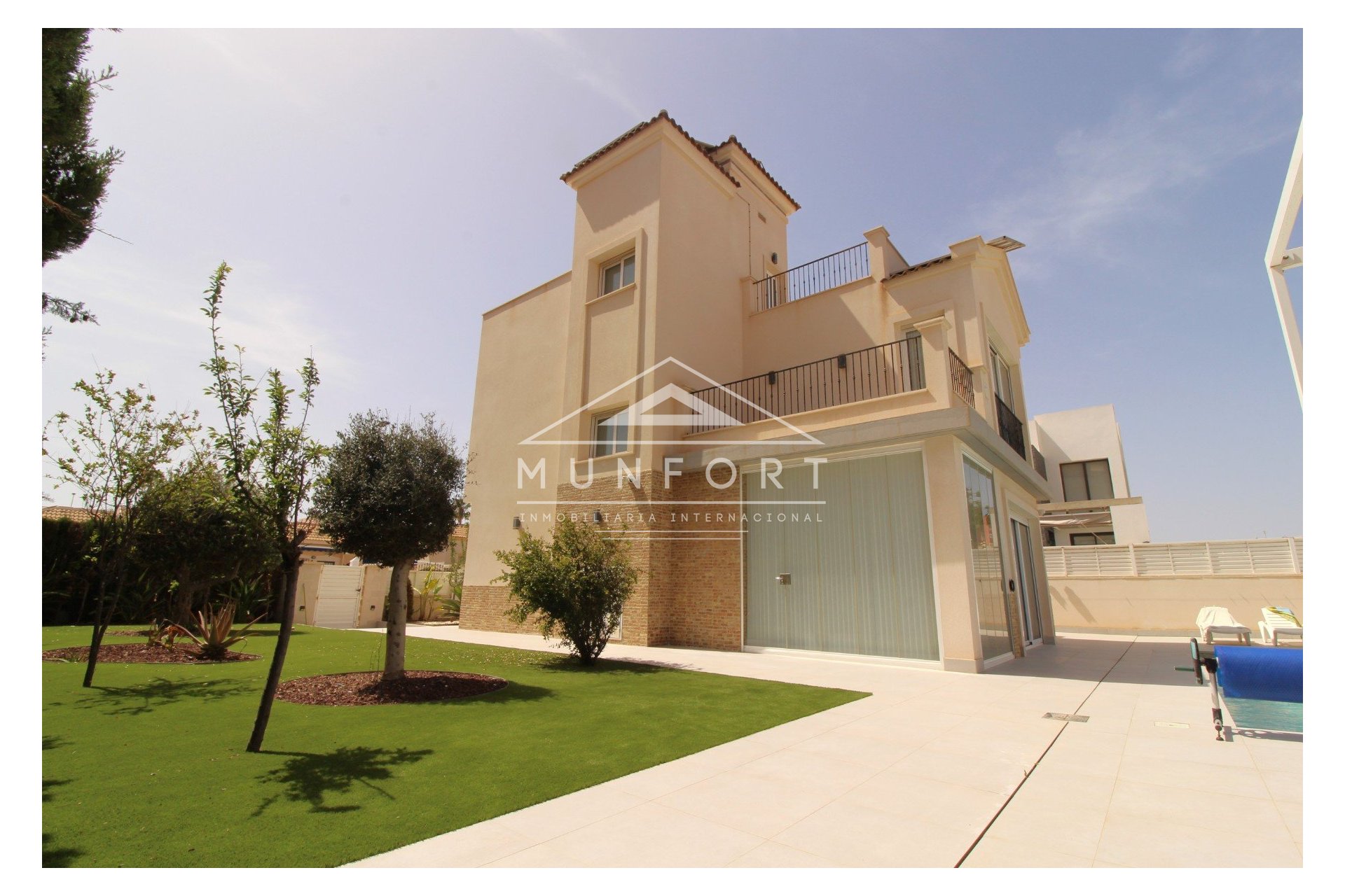 Resale - Villas -
Torrevieja - La Mata - Torrevieja