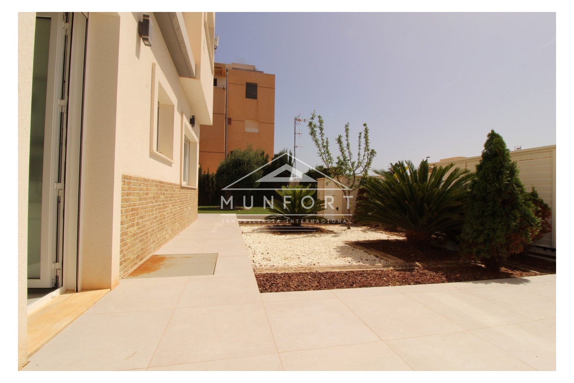 Resale - Villas -
Torrevieja - La Mata - Torrevieja