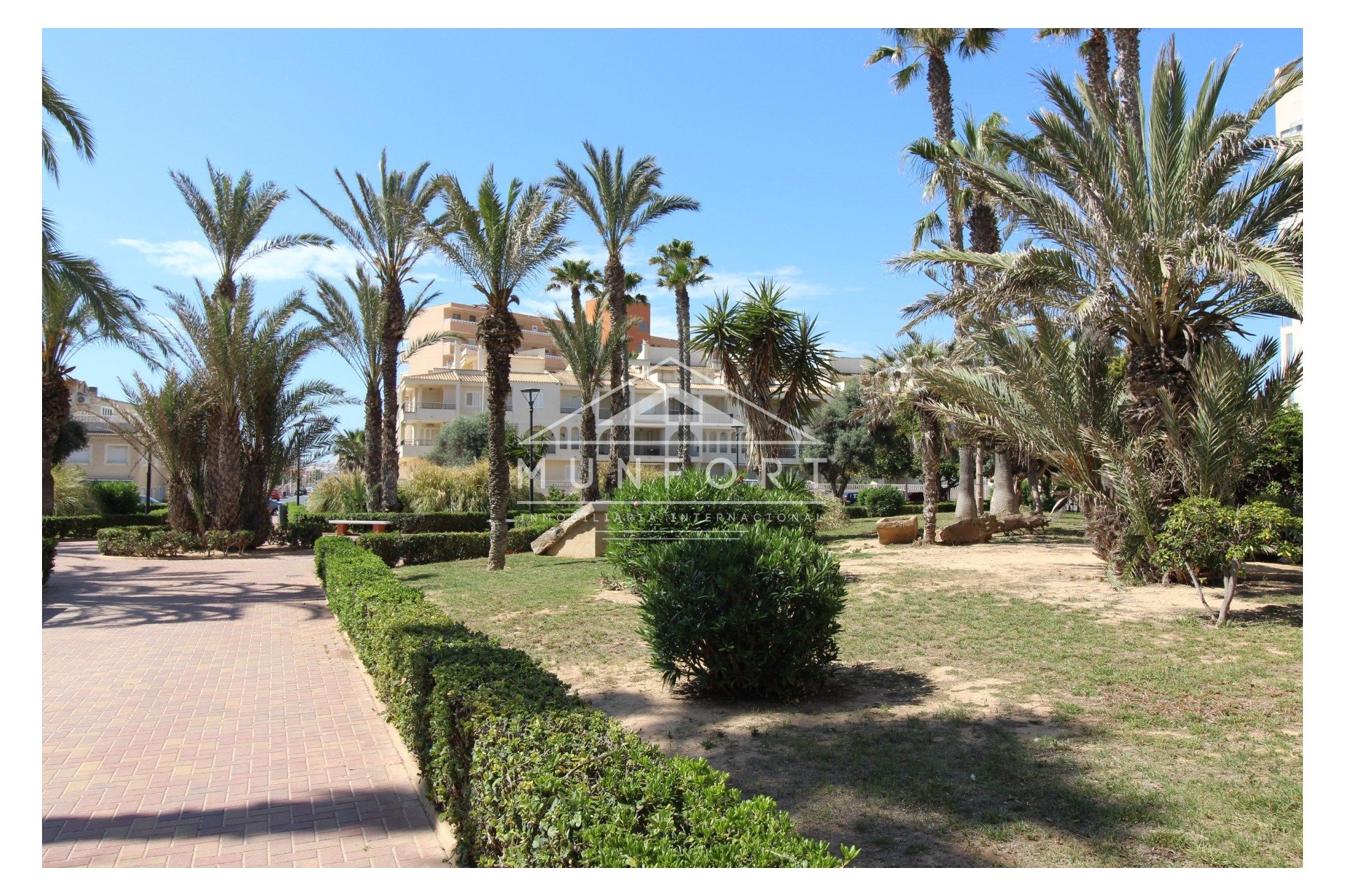 Resale - Villas -
Torrevieja - La Mata - Torrevieja