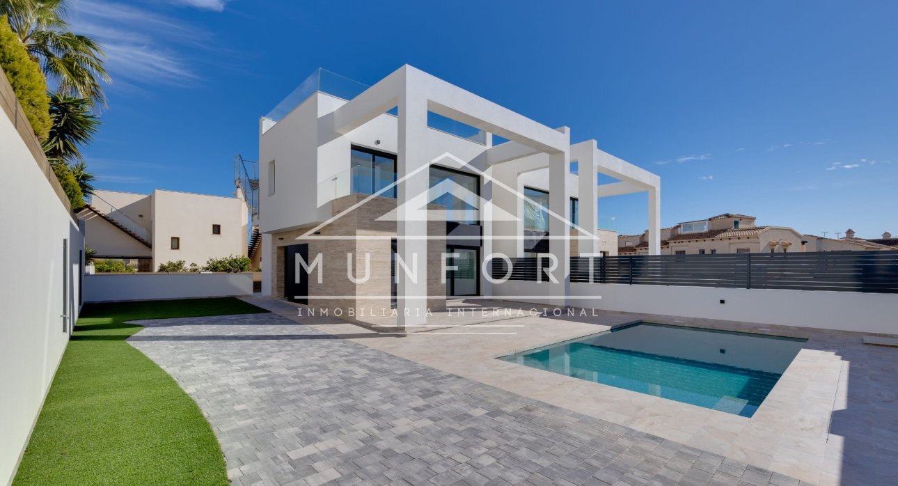 Resale - Villas -
Torrevieja - La Mata - Torrevieja