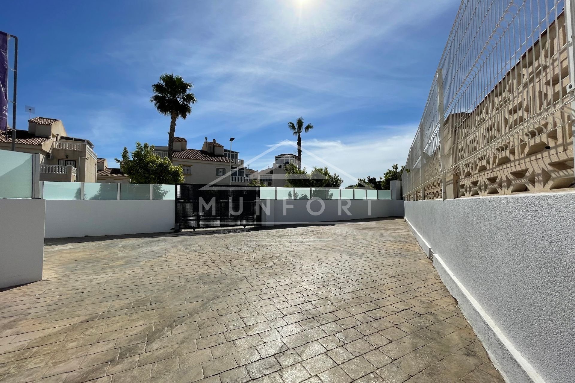 Resale - Villas -
Torrevieja - La Torreta - Torrevieja